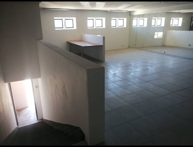 422M² WORKSHOP FOR SALE IN CAVERSHAM GLEN